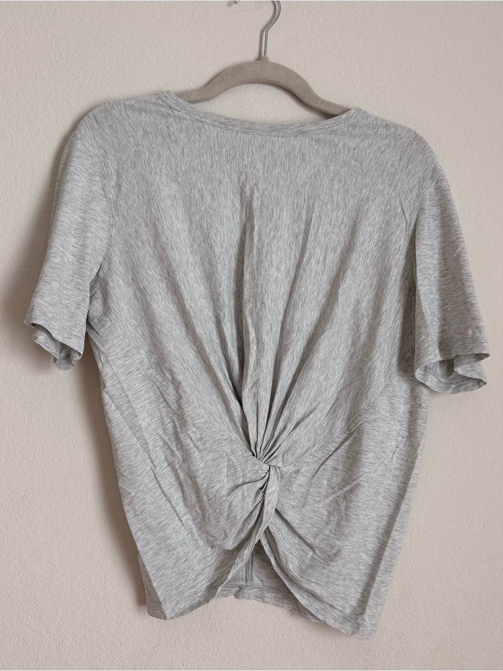 Lululemon Crescent T-Shirt- Light Gray size 8